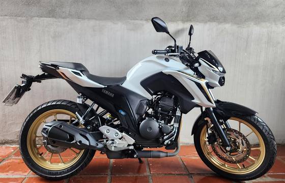 YAMAHA FZ25 FAZER CONNECTED ABS YAMAHA FZ25 FAZER CONNECTED ABS